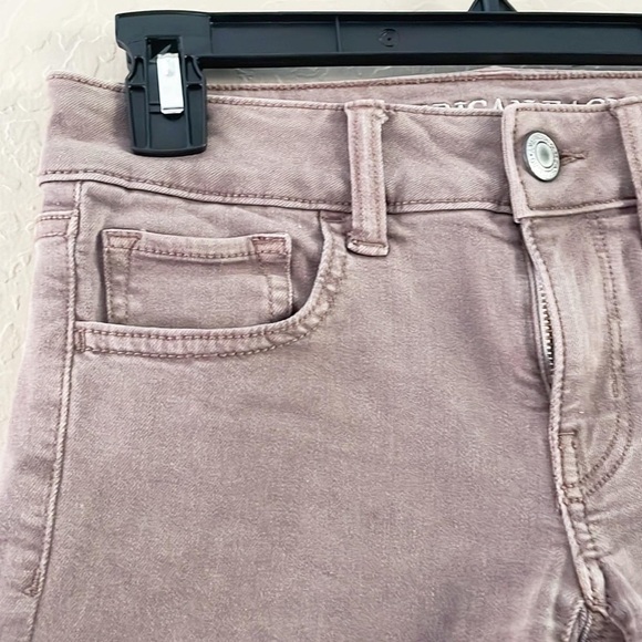 American Eagle Dusty Mauve Color MIDI‎ Shorts - Picture 3 of 7